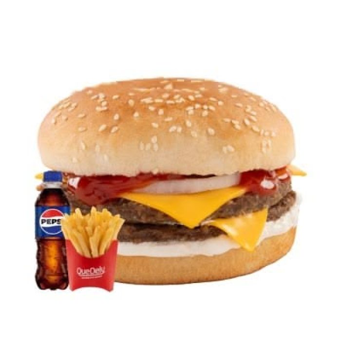 Combo Quarto de libra: Doble carne, doble queso y un sabor que no se anda con rodeos. El combo Quarto de Libra incluye papas y bebida para una comida completa y contundente.